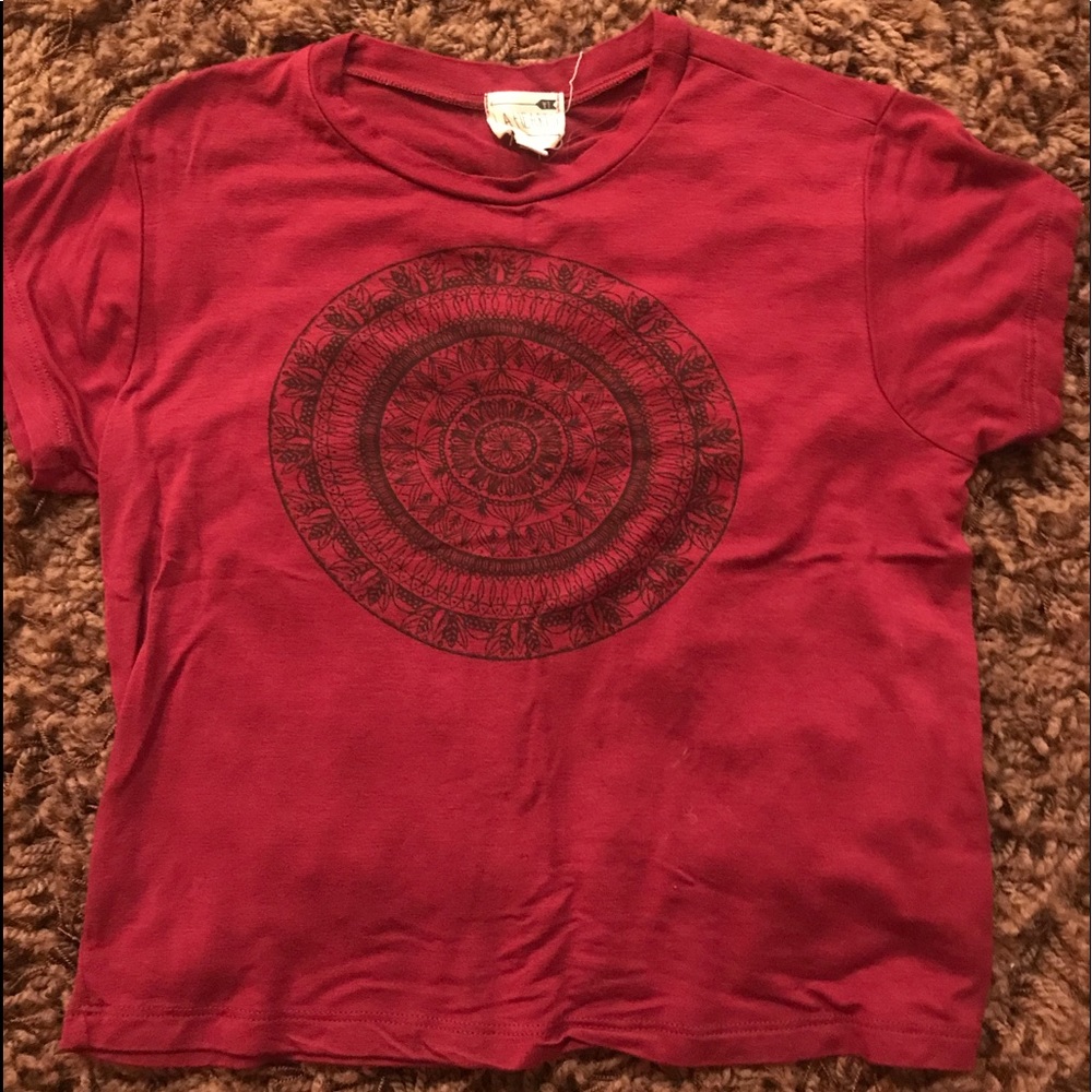 LA hearts maroon tee